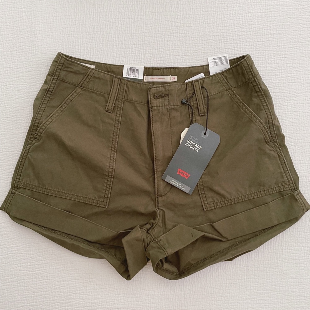 Levi’s High Waisted Ribcage Army Utility Shorts size 31